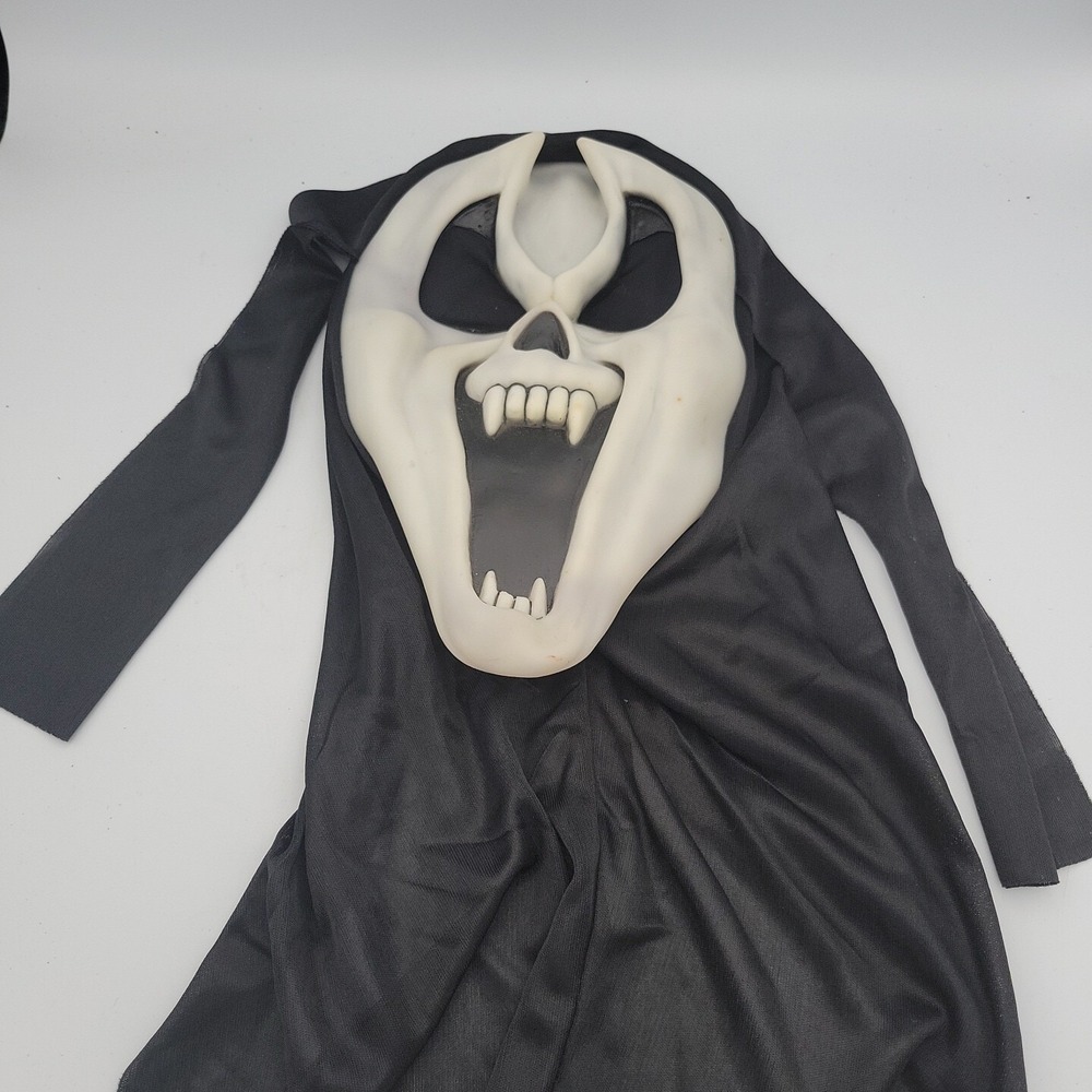 Vintage Easter‎ Unlimited Scream Ghostface Mask Vampire Fun World